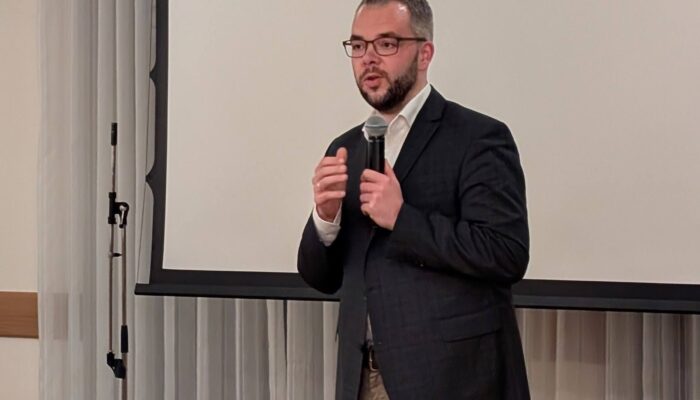 Andreas Hanna-Krahl referiert über Gesundheitspolitik in Bayern